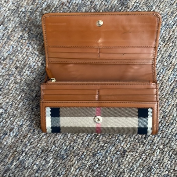 Burberry Tan and Black Wallet with Classic Check Design - Picture 6 of 15